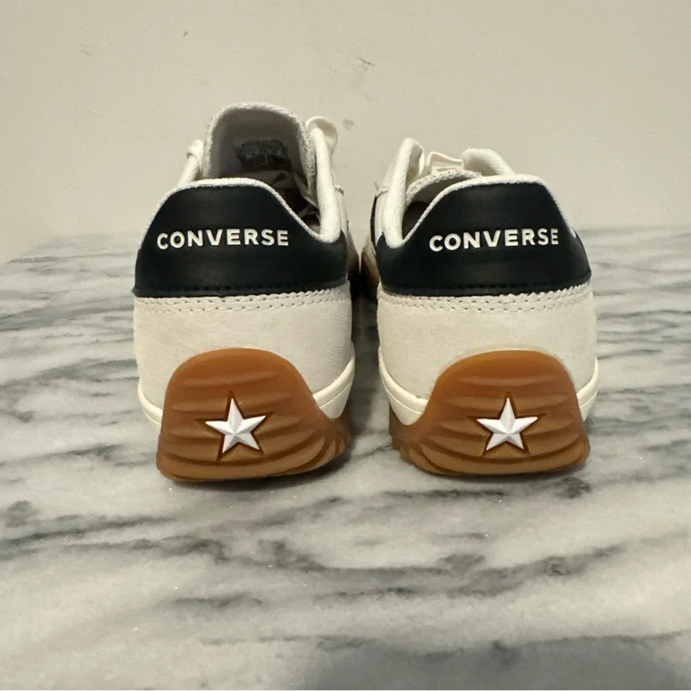 Converse Run Star Trainer Egret Black Unisex Adults M 8.5 W10 NEW NO BOX